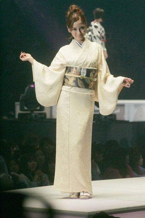 穿上和服的angelababy,颜值更高,一副美少女的模样