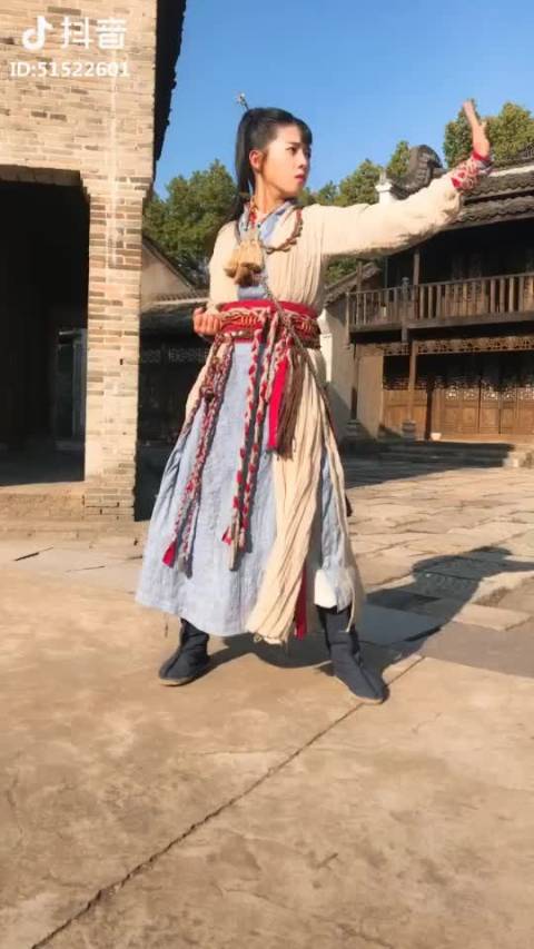 这个演员有认识的吗?他叫荷兰豆