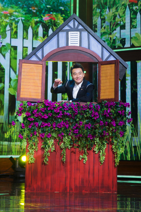 节目开场,黄轩就讲述了自己成为瑞士国家旅游局代言人的缘由——竟然