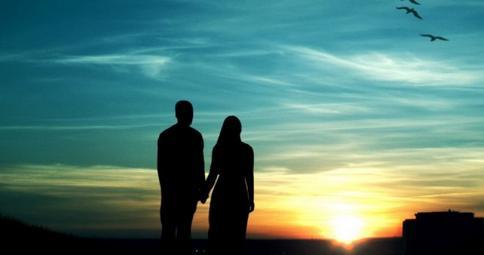 一个极度缺乏安全感的女人在生活中一定会出现