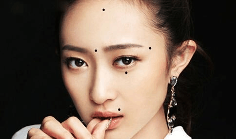 女生脸上这3处若长痣, 一般都长得很耐看, 最后一个少有