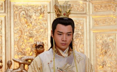 宋仁宗赵祯,宋朝的第四个皇帝,真宗六子,生母辰妃,刘皇后没有儿子,便