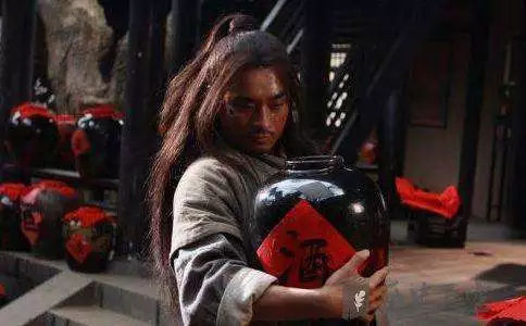 如此说来,喝酒当然算不得陋习,别说西门庆这样的恶棍,就是梁山好汉