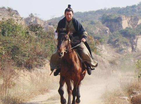 官员出差,侠客远游,都是骑马,原因应该是因为马的速度最快,所以古代时