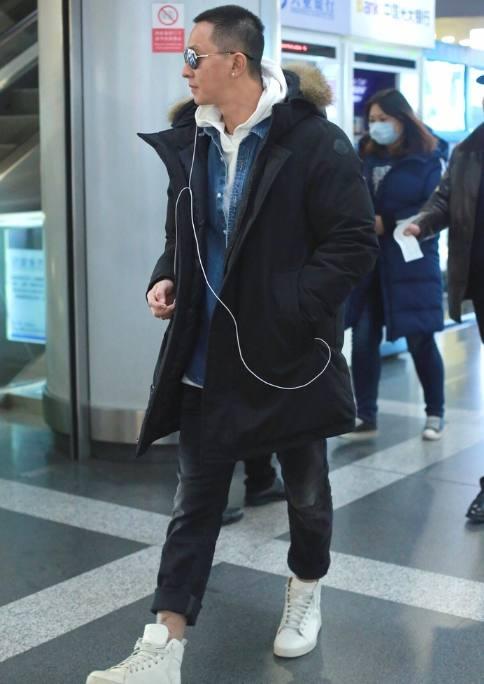 韩庚小平头现身,网友:小平头是检验帅气与否的唯一标准!