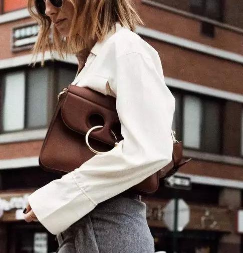 学会这些背包姿势,瞬间长高五厘米!妹子们赶紧来看!