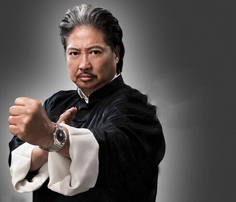 成龙曾志伟叫他大哥,范冰冰是他干女儿,连香港