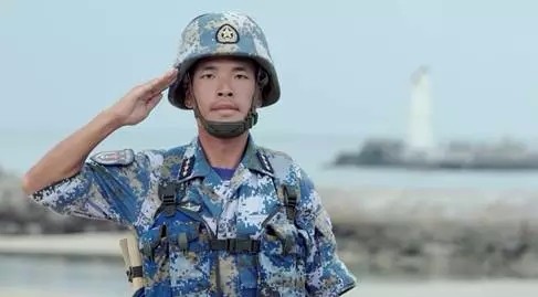 这部口碑炸裂的春节档黑马,背后真实"蛟龙突击队"到底有多强?
