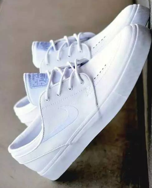 小白鞋变黑变脏变黄不好洗?教你一招,洗的干干