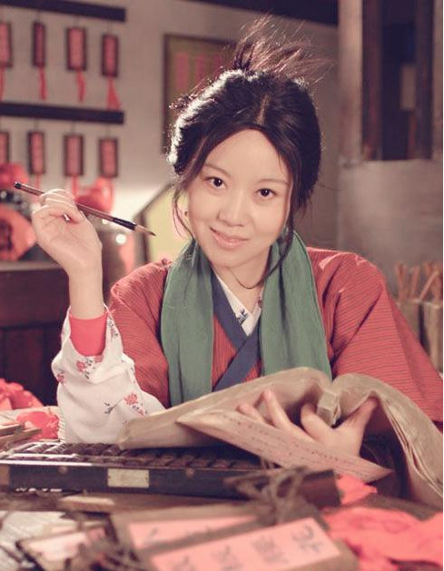 她是红极一时的佟湘玉,如今解释与赵本山关系,难怪46岁还单身