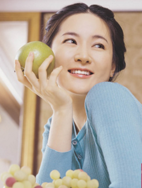 李英爱:动作优雅,每一个照片都是欣赏!
