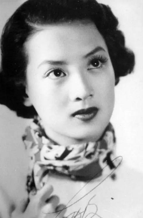 出生名门的她,出道就凭一戏爆红,33岁却随夫坐牢轰动香港|陈思思|石慧