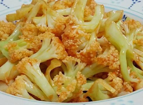 用辣椒,芹菜,干辣椒