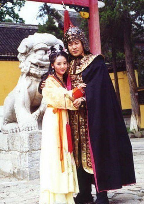 曾参演了《远东阴谋》,《汉武帝》,《薛丁山》,《老炮儿》等作品,中国