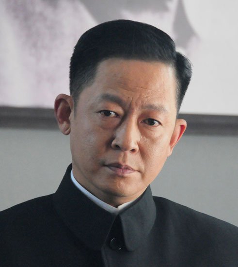 51岁王志文妻子陈坚红近照曝光,原来王志文每天面对这样的女人