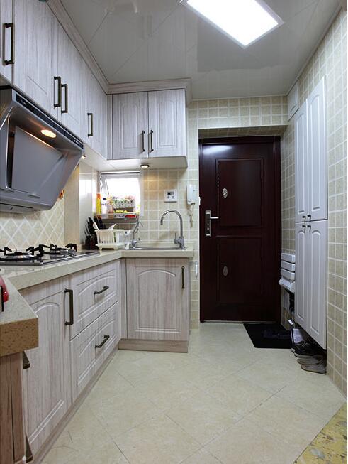 40平两房,装修不到十万,进门就厨房,次卧在半空中,见过吗?