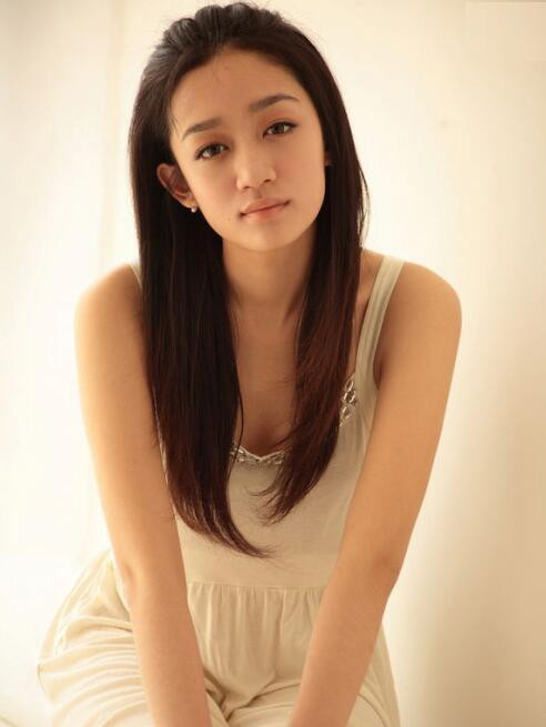 申军谊29岁女儿近照曝光  甜美靓丽身材姣好