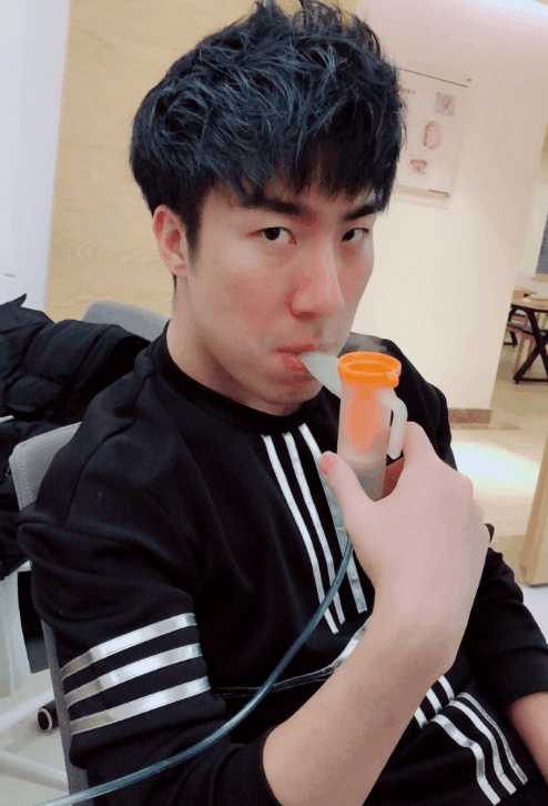 主播骚男又生病,雾化治疗让他吸出神仙感觉,网友说这操作让人服
