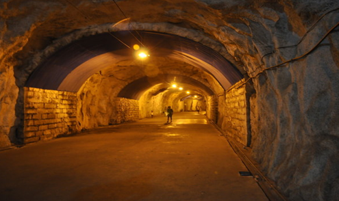 你知道吗?平时你逛的地下商场战时可能被当做防空洞使用!