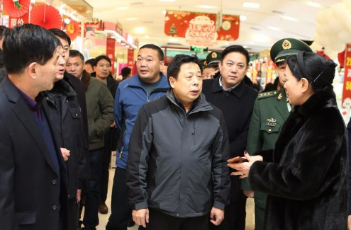 副市长,市公安局局长李军信带队检查我市部分人流密集场所安全工