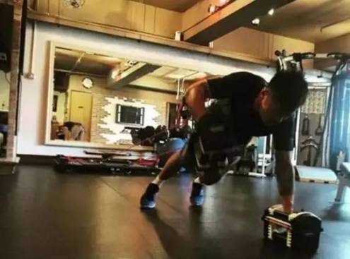 余文乐迎娶身价过亿白富美,《志明与春娇》终