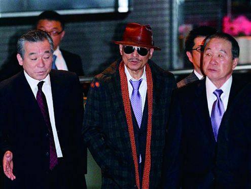 日本的黑社会组织统称雅库扎,其中以山口组最为出名.