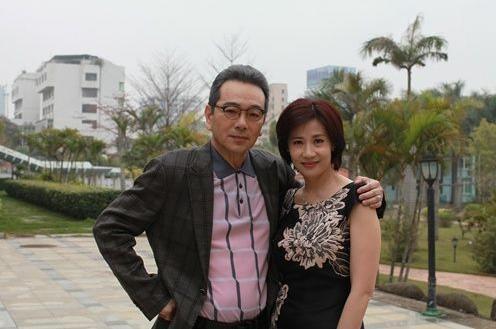 八十年代当红小生出道34年零绯闻二婚终获幸福儿子帅气