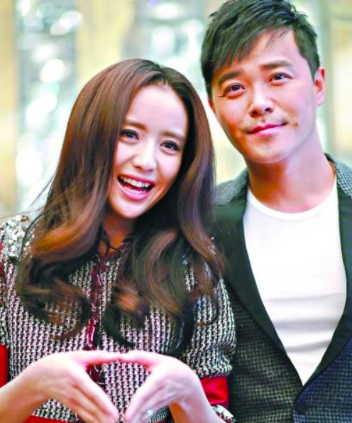 送老公还是另有隐情佟丽娅给司机小哥买风衣全程笑靥如花