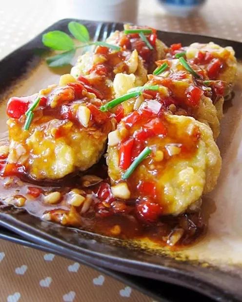 鲜香味浓的鱼虾小茄饼