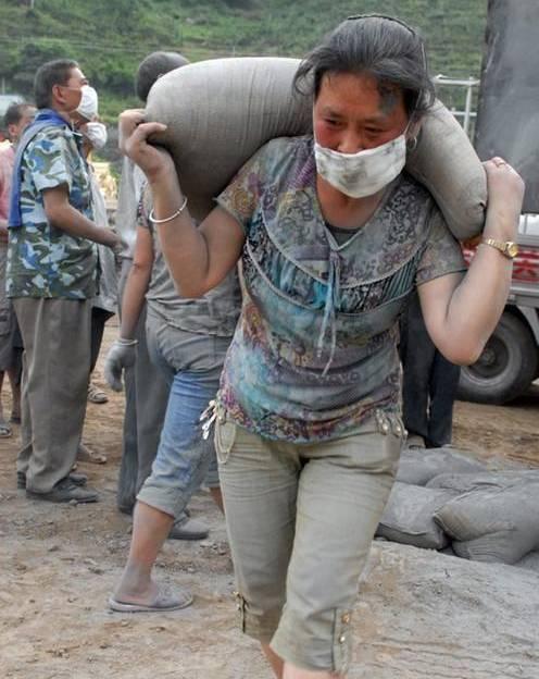 工地上一个特殊的工作类别——女农民工