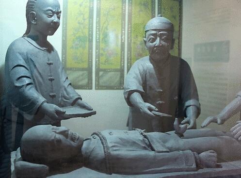 60多岁的老太监为羞辱包公审问老鼠,结果让老太监无地自容