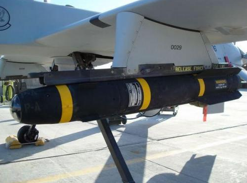 ar-1导弹是中国航天科技集团为无人机研制的专用空地导弹.