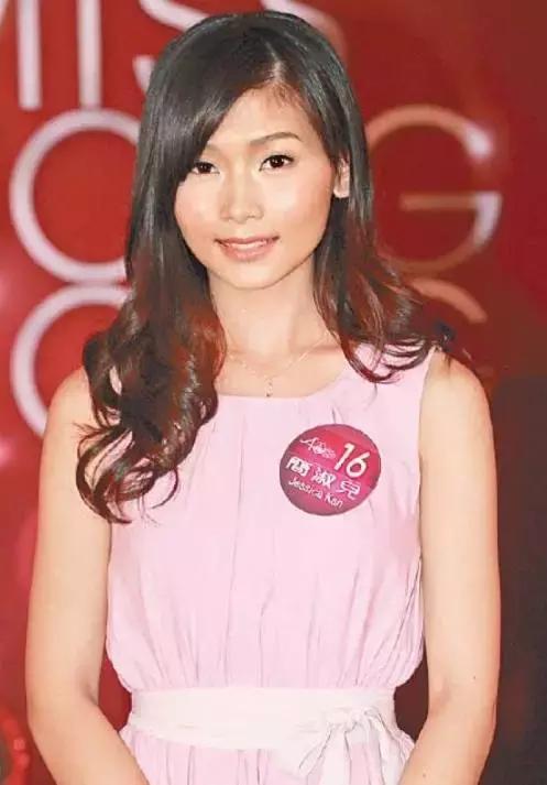 她多次被网友质疑整容 发三张照片力证纯天然|简淑儿|整容|质疑_新浪