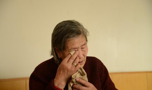 元宵节我去儿子家住三天,六岁孙子说一话,我躲在被窝哭成泪人