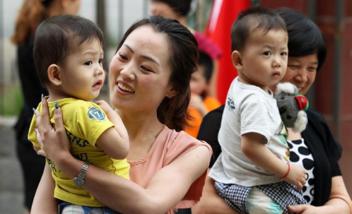 那个离婚时坚决不要孩子,20年也从来不去看孩