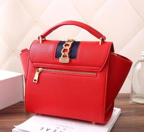 今年最流行这几款斜挎包:简约大气斜挎包分享