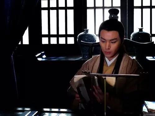 两个书生赶考,深山遇劫难,山怪化身老妪考善恶