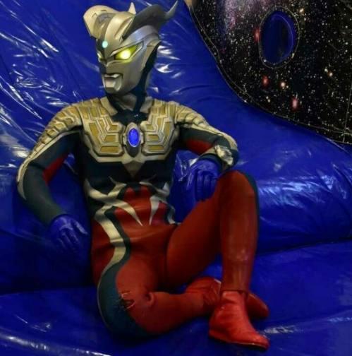 赛罗奥特曼竟被这个怪兽熊抱了但很多粉丝都不认识这个怪兽