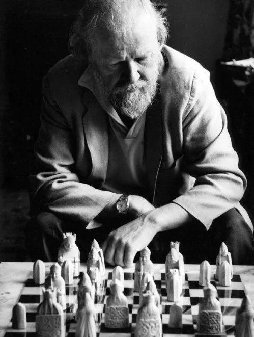 威廉戈尔丁托尔斯泰的山