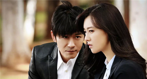 来头不小却不温不火17年改名后被张嘉译带火妻子是制片超有才