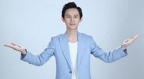 汪涵的人脉更是广到国际,什么和丹麦王子fedrik一同骑车啦,什么能得到