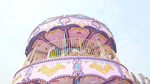 粉色旋转木马,尖叫过山车,5d影院