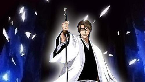 蓝染拥有的斩魄刀"镜花水月"的始解能力是「完全催眠」——支配对手五