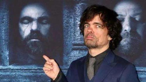 现在鹿家的人基本上已经所剩无几了,就只有劳勃的私生子詹德利还活着