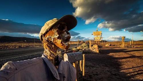 走进僵尸小镇,为恐怖电影而建