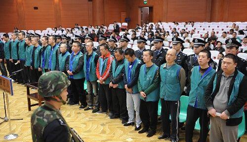 历史上,西安第一悍匪被打|郑卫国|公安局|狱友_新浪新闻