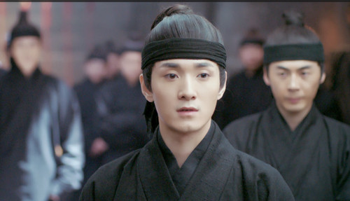 由宋威龙,关晓彤,白鹿,何奉天,米热等主演的电视剧《凤囚凰》正在热播