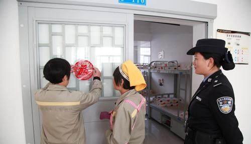 服刑的"犯人们"如何迎新春?监狱里的春节氛围更浓