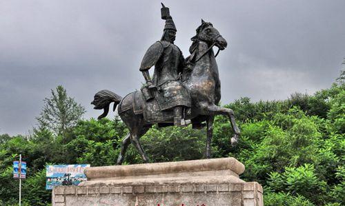 努尔哈赤行军骑马图,栩栩如生3,努尔哈赤的四个正妻他自称是孤儿,娶到