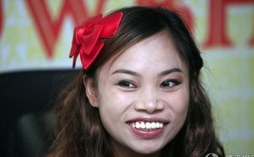 "凤姐"整容撞脸范爷, 犀利哥被过度包装, 伪娘鼻祖转型成主播!